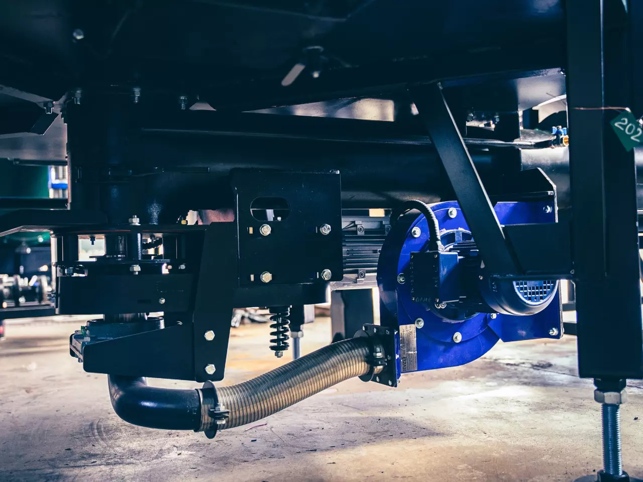 ЗБИРАННЯ У ВИПРОБУВАЛЬНОМУ ЦЕХУ